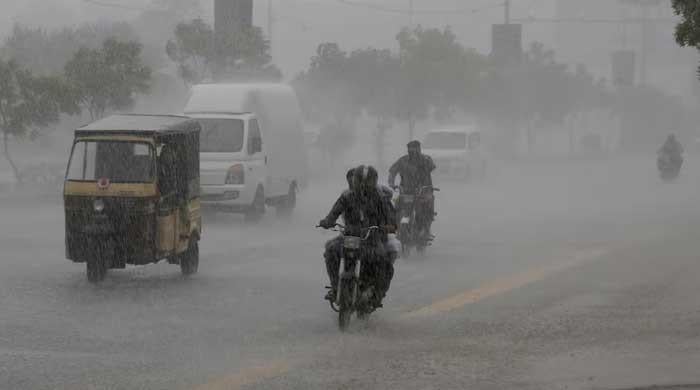 Karachi sees light showers as NDMA warns of nationwide heavy rains