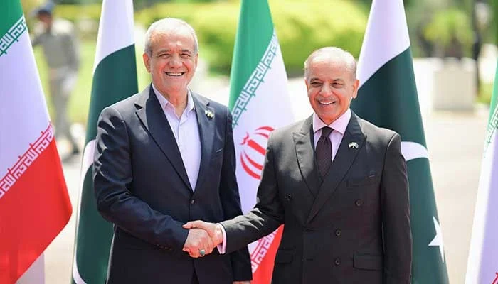 PM briefs Iranian president on Pakistan’s peace diplomacy amid Mideast war