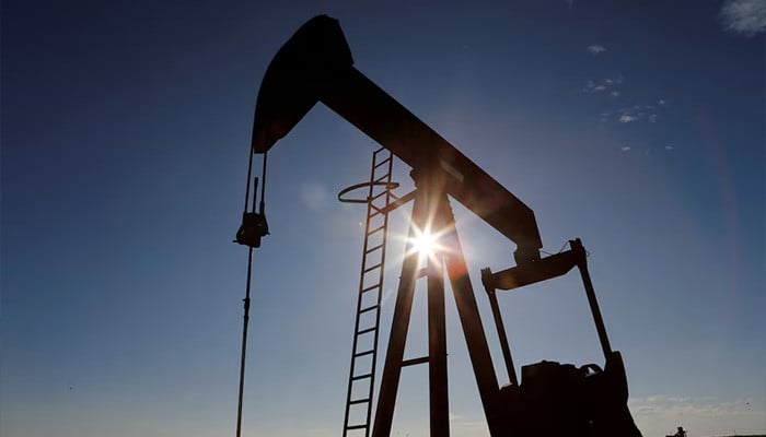 Oil falls, stocks climb as investors hope for progress in US-Iran talks