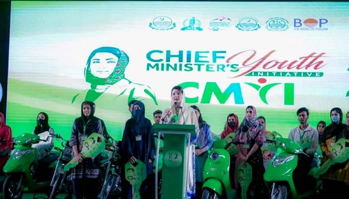 CM Maryam announces 100,000 free electric bikes for students